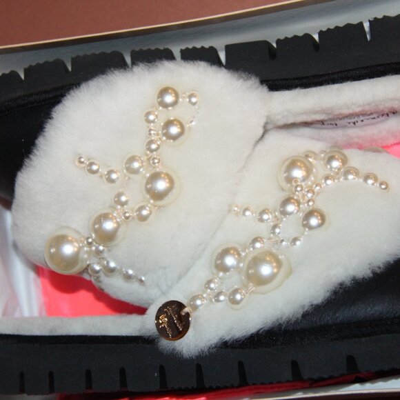Alameda Turquesa Pinctada Pearl Slipper in Black; Size 42 - Picture 11 of 11